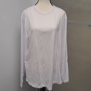 Cuts Size XL White Longsleeve Curve Hem Tee
